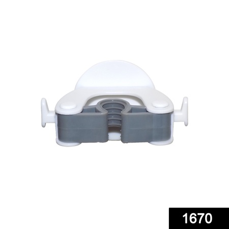 1670 Mop And Broom Holder