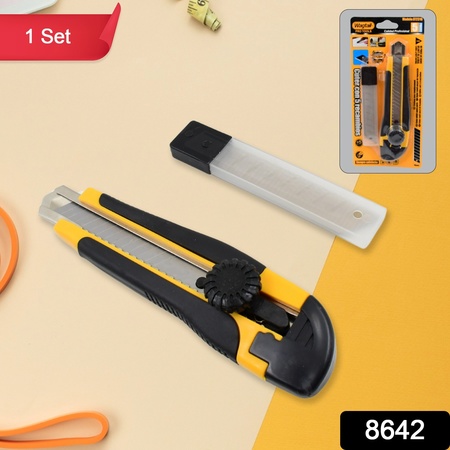 Cutter Knife Set With 4 Replacement Blades (1 Set)